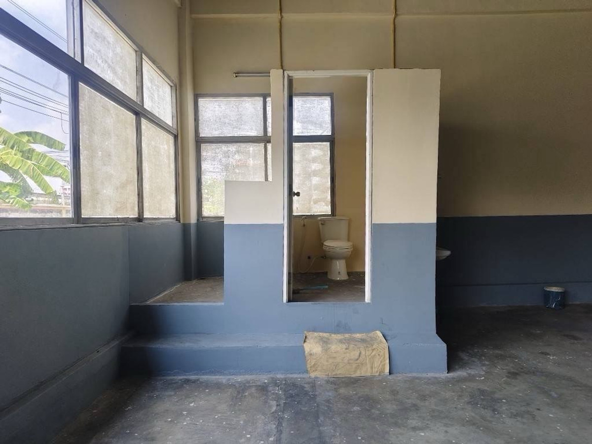 ให้เช่าร้านค้า/ตลาดนัดเสรีไทย-นิด้า : ปล่อยเช่า โกดังเชิงพาณิชย์ สำหรับ ทำธุรกิจ @ เสรีไทย ที่จอดรถสะดวก 