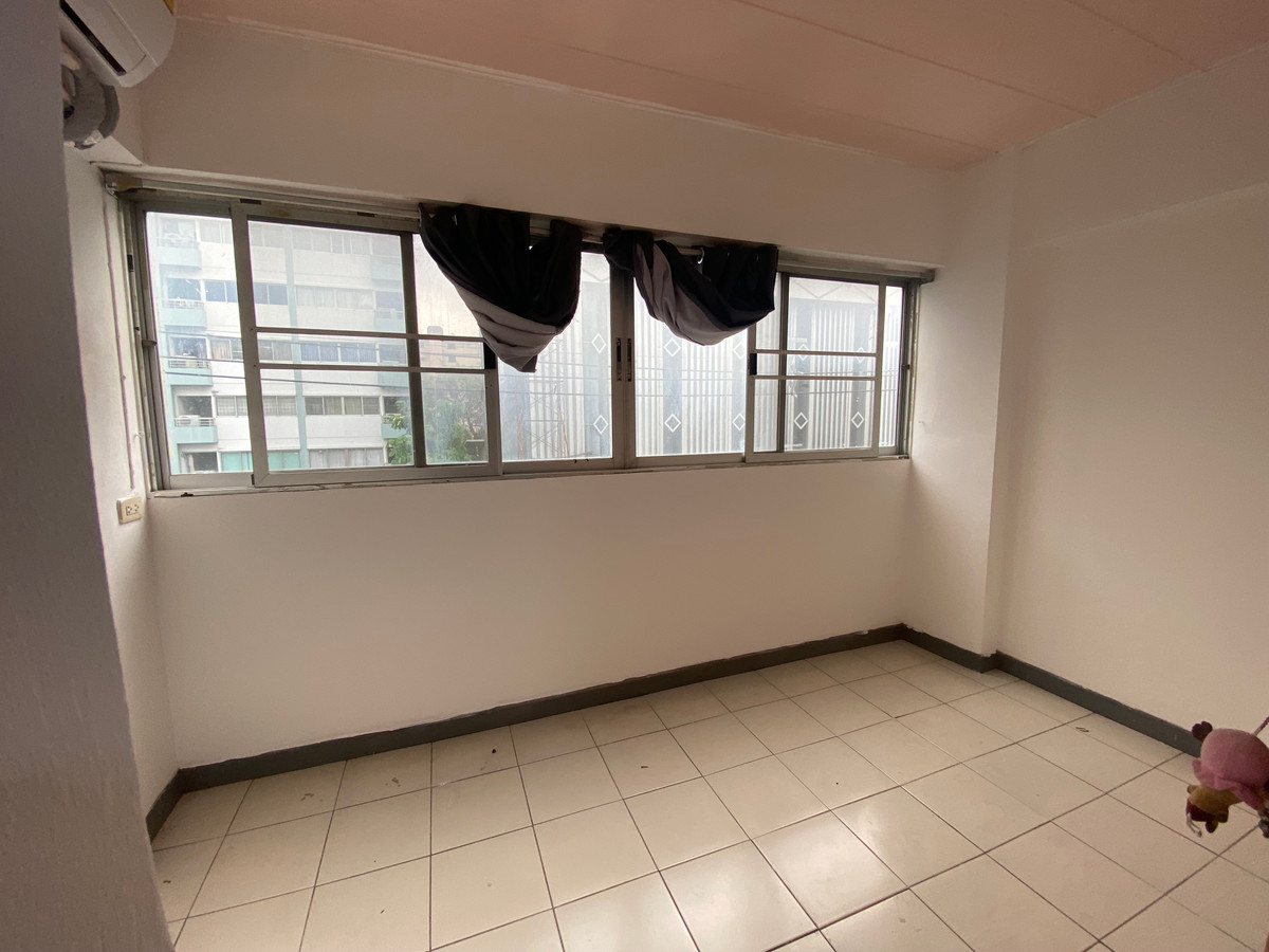 For SaleCondoLadprao101, Happy Land, The Mall Bang Kapi : Lumpini Condo for sale Opposite The Mall Bangkapi, good price, worth renting out.