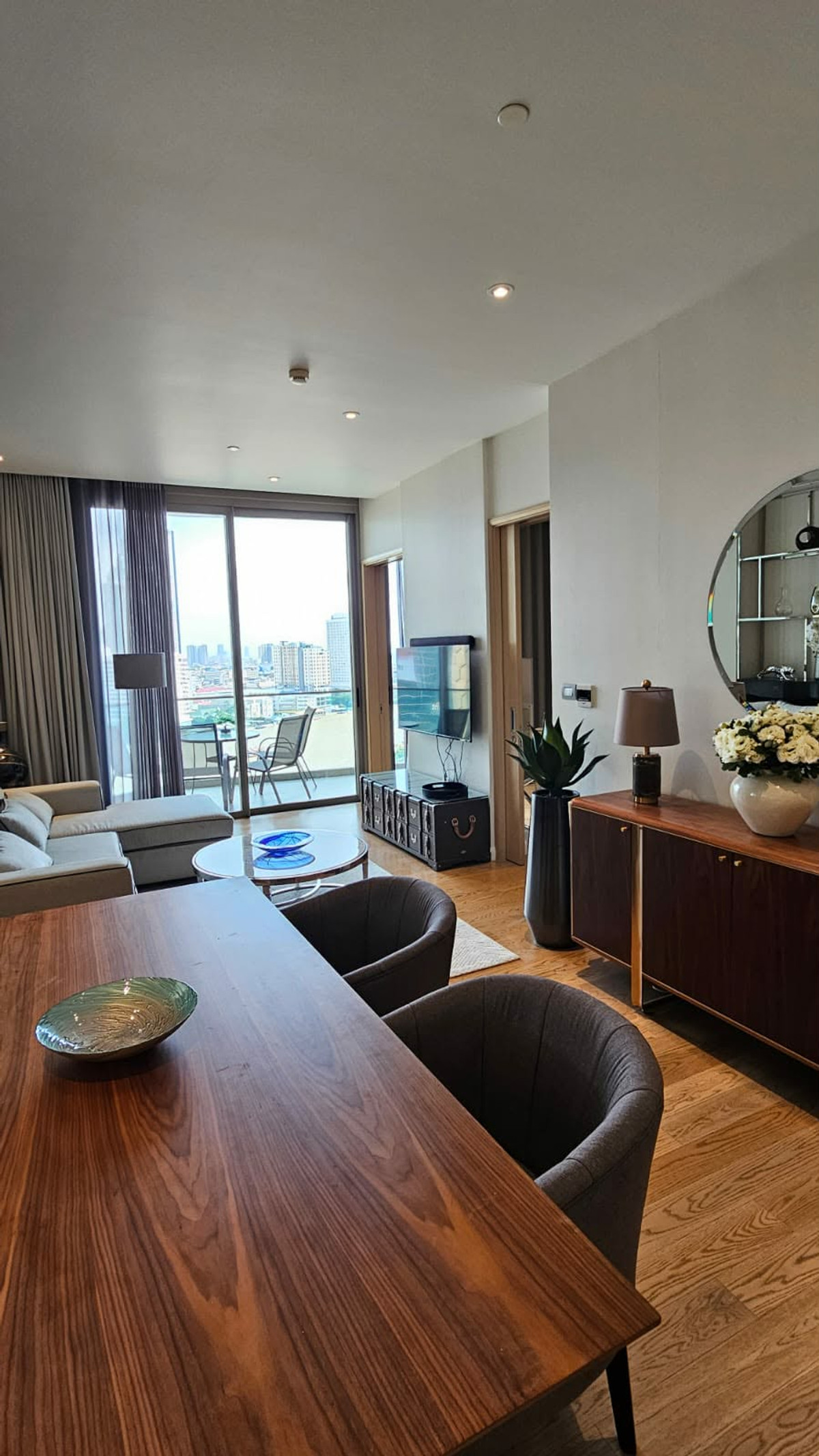 For RentCondoWongwianyai, Charoennakor : ⭐️ Magnolias Waterfront Residences ⭐️ 1 bedroom 79 sq m., luxury room, well decorated. Very beautiful view, ready to move