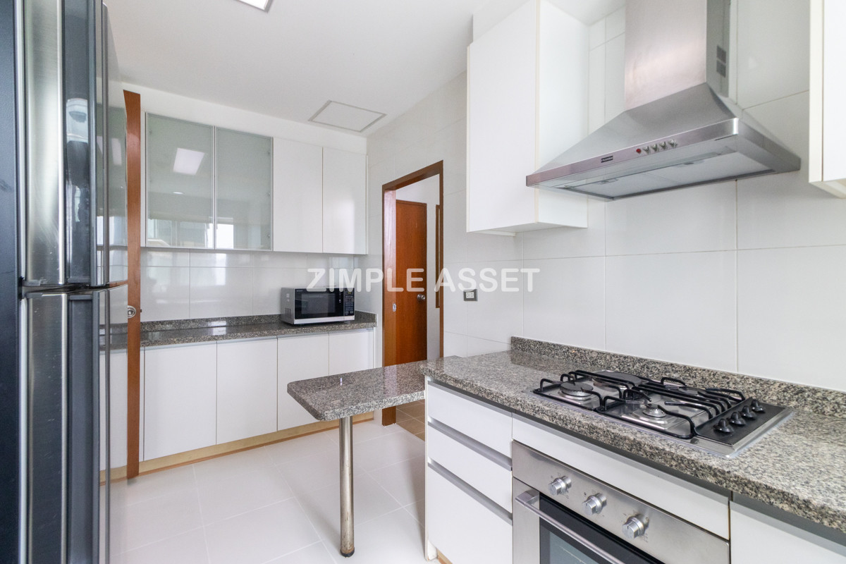 For RentSukhumvit, Asoke, Thonglor : Line ID: @zimple_asset Luxury aprtment in center of sukhumvit. Offering premium facilities for an elevated living experience. Surrounded by leading shopping malls in a prime location.