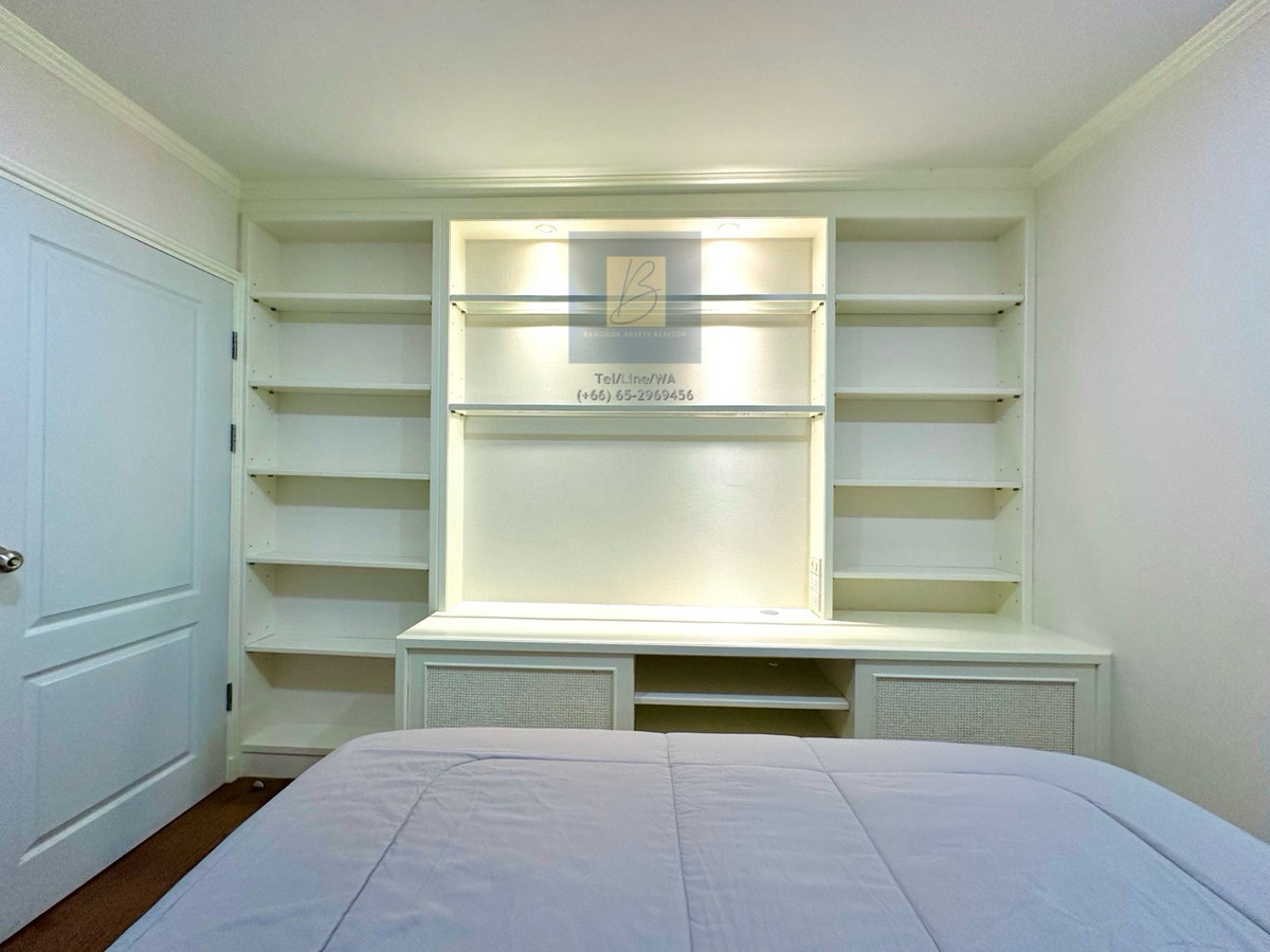 For RentCondoOnnut, Udomsuk : A low rise condo located only 350 meters from BTS Onnut station. Highly convenient. 