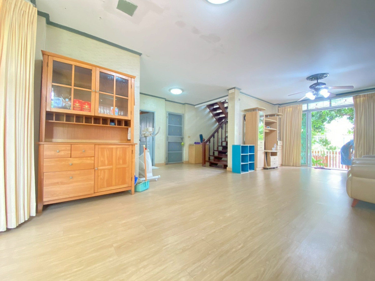 ขายบ้านสมุทรปราการ สำโรง : ขายบ้านเดี่ยว 2 ชั้น พร้อมอยู่ หมู่บ้านวรารมย์ เลควิลล์ บางพลี-สมุทรปราการ บ้านแต่งสวย ต่อเติมครบ | ทำเลดี | 