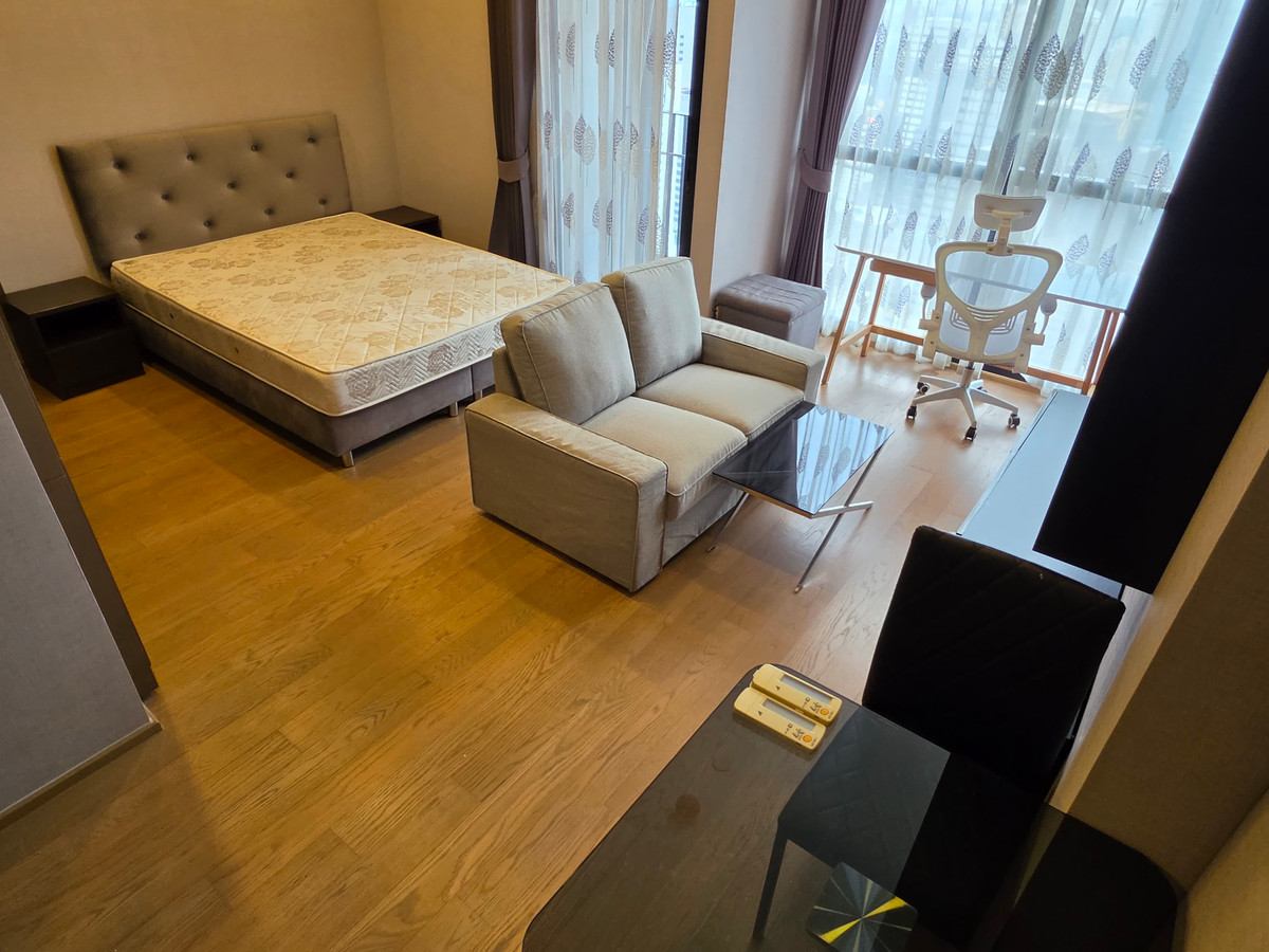 ให้เช่าคอนโดสยาม จุฬา สามย่าน : Ashton Chula Silom【𝐑𝐄𝐍𝐓】🔥อารมณ์พรีเมียมเข้มลึก รายละเอียดดูเฉียบทุกมุม🔥 ติดต่อไลน์ไอดี: @hacondo