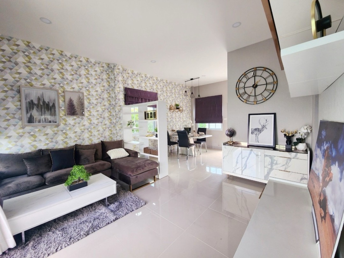 ขายพัทยา บางแสน ชลบุรี สัตหีบ : บ้านแฝดอิสระสไตล์บ้านเดี่ยว อิสระแห่งการพักผ่อน 