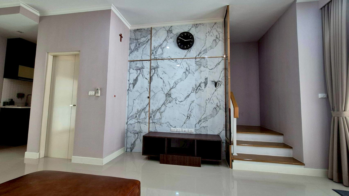 For SaleTownhomeRathburana, Suksawat : Urgent sale, 3-story townhome, decorated and ready to move in. village in the middle of the city Sathorn-Suksawat (AP Project) Soi Suksawat 39