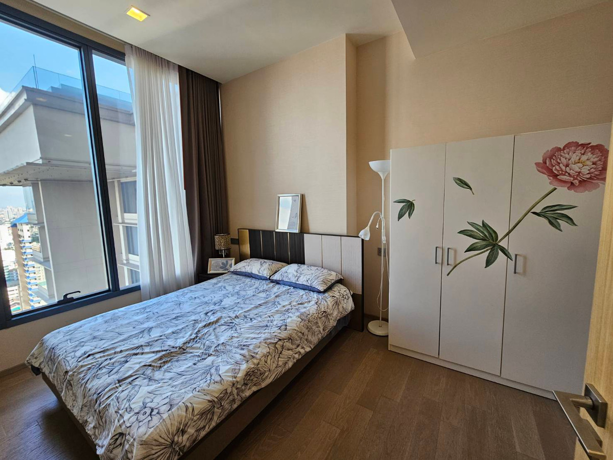 For RentCondoSukhumvit, Asoke, Thonglor : For rent The Esse Asoke near MRT Sukhumvit!  2 bedrooms, 2 bathrooms, luxuriously decorated, high floor, great view.