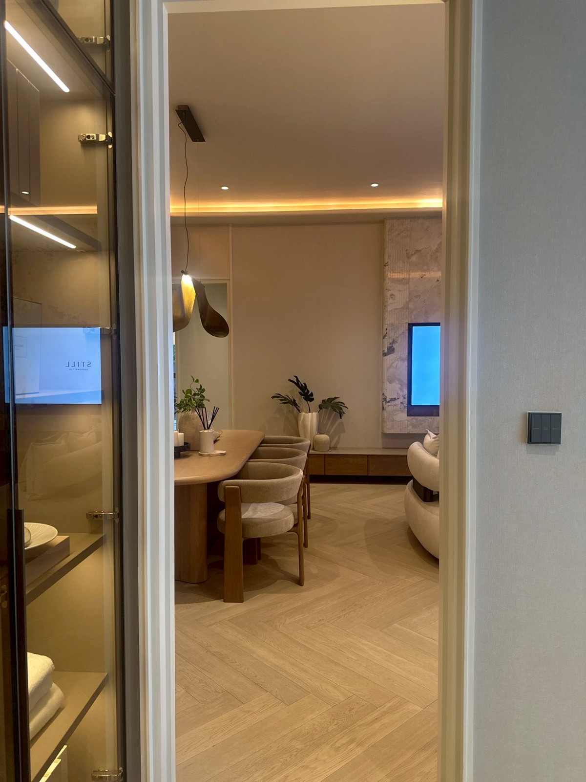 For RentCondoSukhumvit, Asoke, Thonglor : Luxury Condo for Sale Asok🐈‍⬛🧣 | Pet-Friendly Rare Unit | Near BTS Asok | 52,112,000 THB | Luxury condo for sale Asok, pets allowed, rare room, near BTS Asok 52,112,000 baht – LTH14813