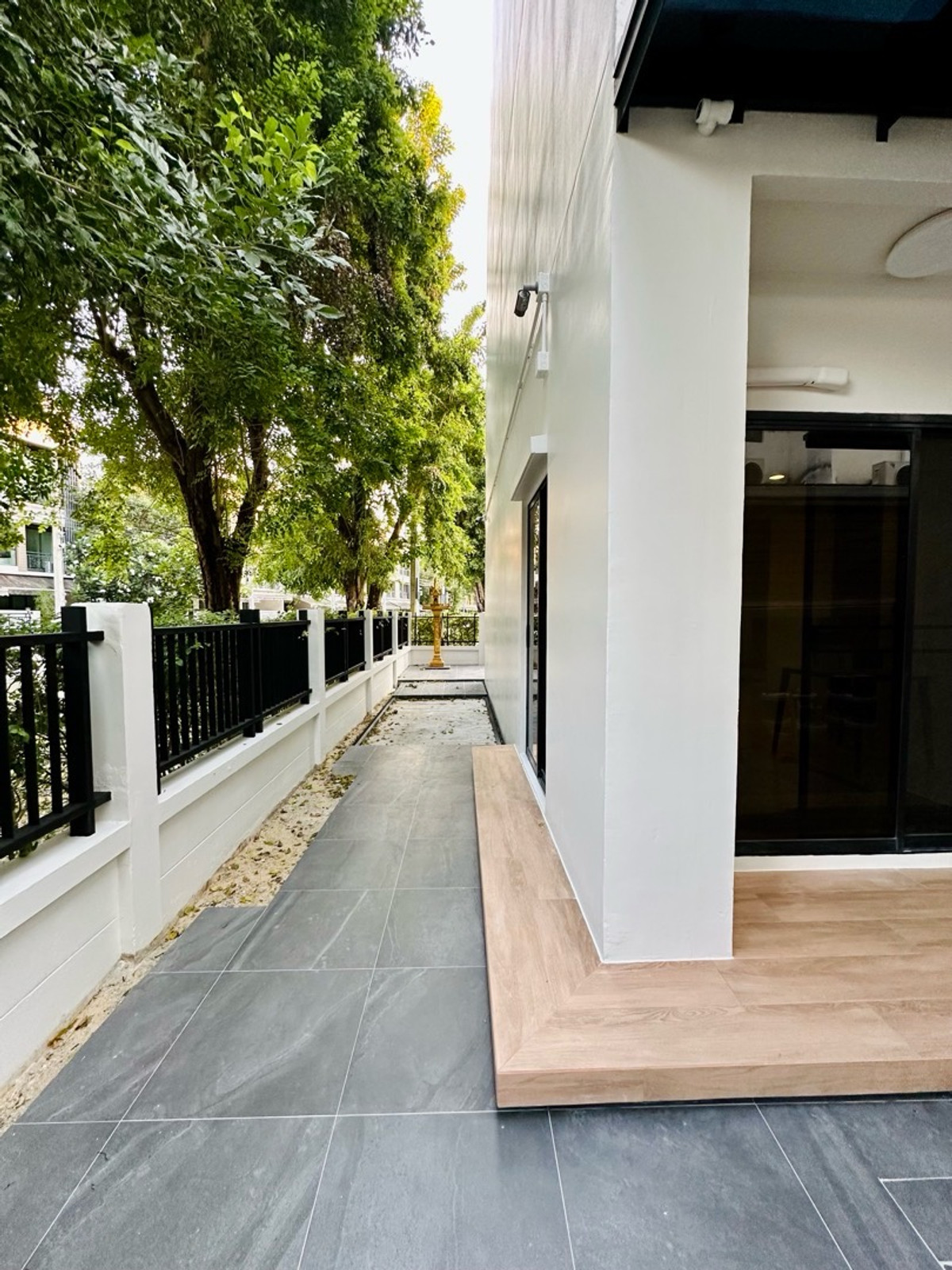 For RentTownhomeNawamin, Ramindra : Townhome for rent Baan Klang Muang Nawamin 42 Newly decorated, very beautiful Fully furnished, ready to move in