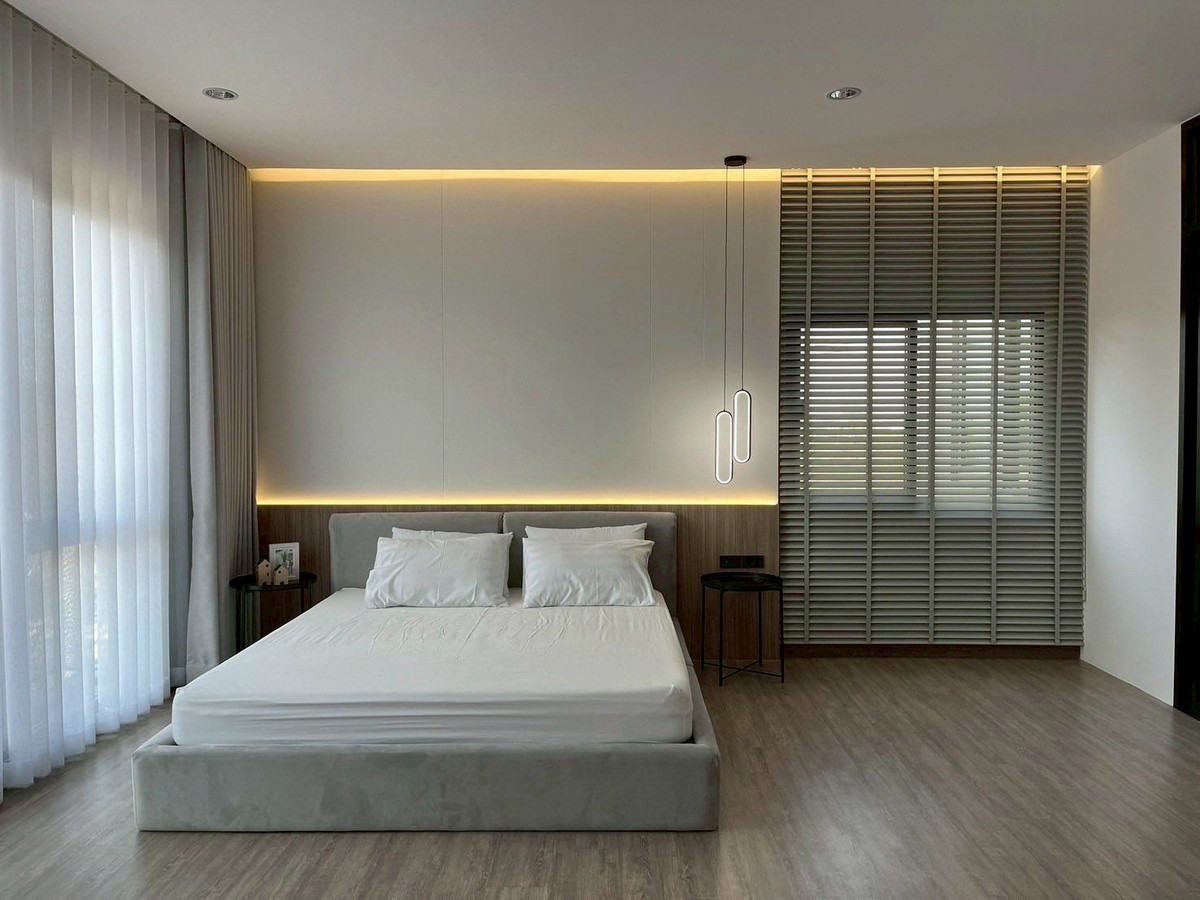 For RentHouseBangna, Bearing, Lasalle : Luxury House for Rent Udom Suk | Family Home Prime Location | Near BTS Udom Suk | 125,000 THB/Month | Luxury house for rent Udom Suk, good location, suitable for families, near BTS Udom Suk 125,000 baht/month – LTH14861