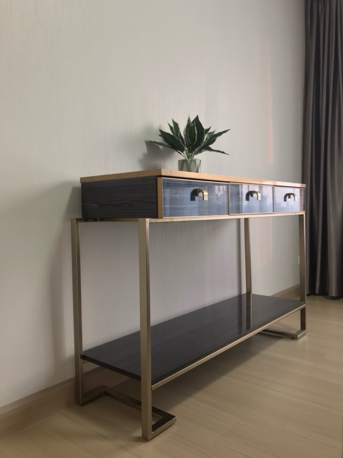 For RentCondoRama9, Petchburi, RCA : Condo for rent, Supalai Veranda Rama 9, Building A, 18th floor, Room 367, size 39 sq m.
Premium grade furniture, complete, ready to move in 
Rent 17,500 baht/month. If interested, contact 0917519869.
line: pengiphone