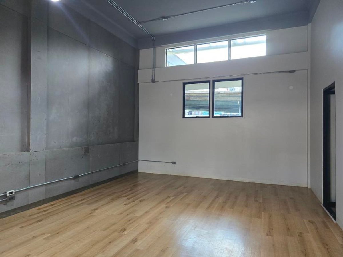 For RentWarehouseAri,Anusaowaree : Ground floor area, service business, product storage, 50-70 sq m., 200-250 baht per sq m. Saphan Khwai