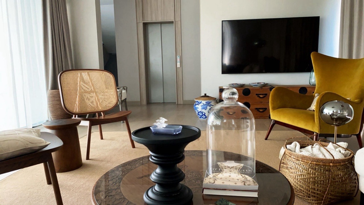 บ้านสุขุมวิท อโศก ทองหล่อ : วิลล่าหรูทองหล่อให้เช่า พร้อมสระว่ายน้ำส่วนตัวและลิฟท์ส่วนตัว