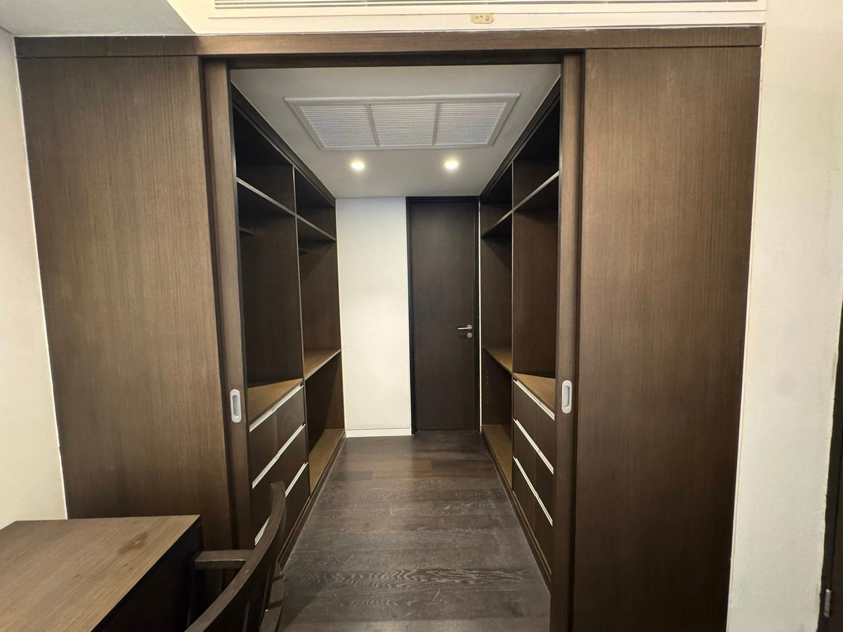 ขายคอนโดสุขุมวิท อโศก ทองหล่อ : Siamese Gioia Sukhumvit 31 / 2 Bedrooms (SALE WITH TENANT), ไซมิส จอยญ่า สุขุมวิท 31 / 2 ห้องนอน (ขายพร้อมผู้เช่า) NA030