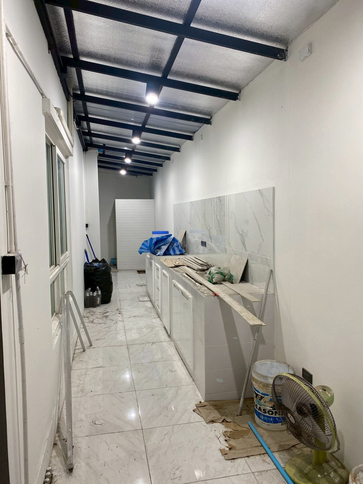 For RentNonthaburi, Bang Yai, Bangbuathong : 💕 Semi-detached house for rent, Q District Westgate project 💕 Beautiful house, ready to move in, complete with functions, suitable for both living and making a home office.