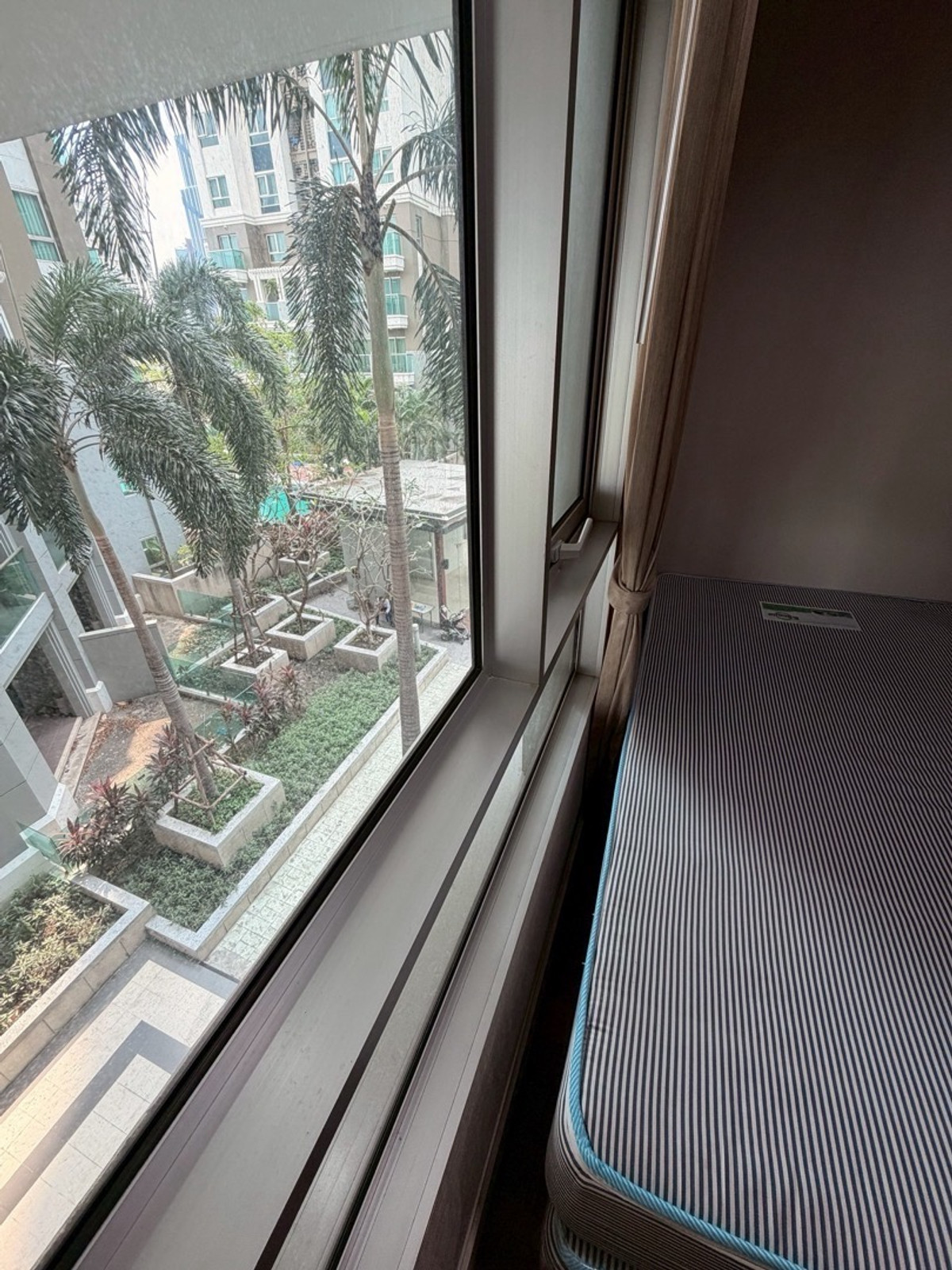 For SaleCondoRama9, Petchburi, RCA : Condo for Sale Rama 9 CBD 2 Bedrooms near MRT Rama 9 Central Rama 9 High Rental Demand Investment Opportunity