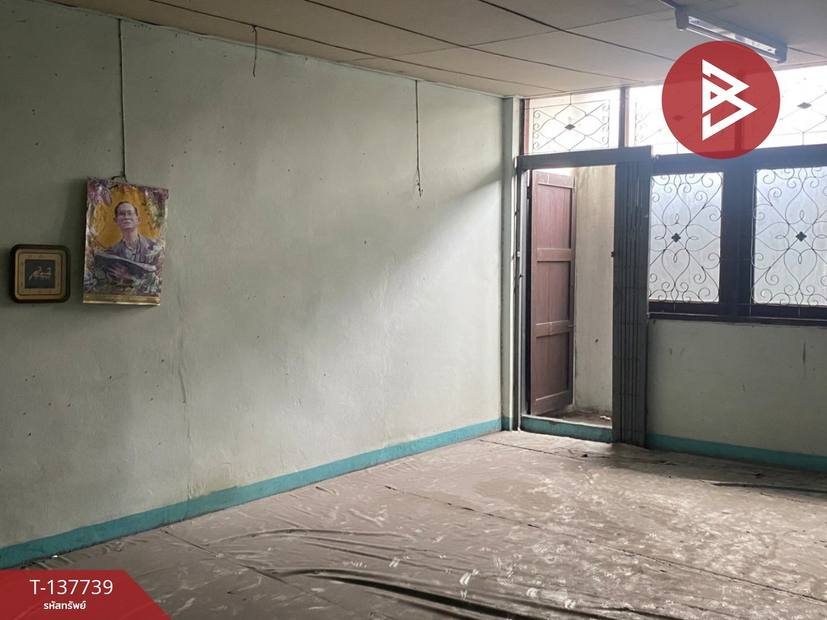 For SaleShop HouseBang kae, Phetkasem : 4-story commercial building for sale, area 24.1 sq m, Bangkok, next to Phetkasem Road, near MRT Bang Khae.