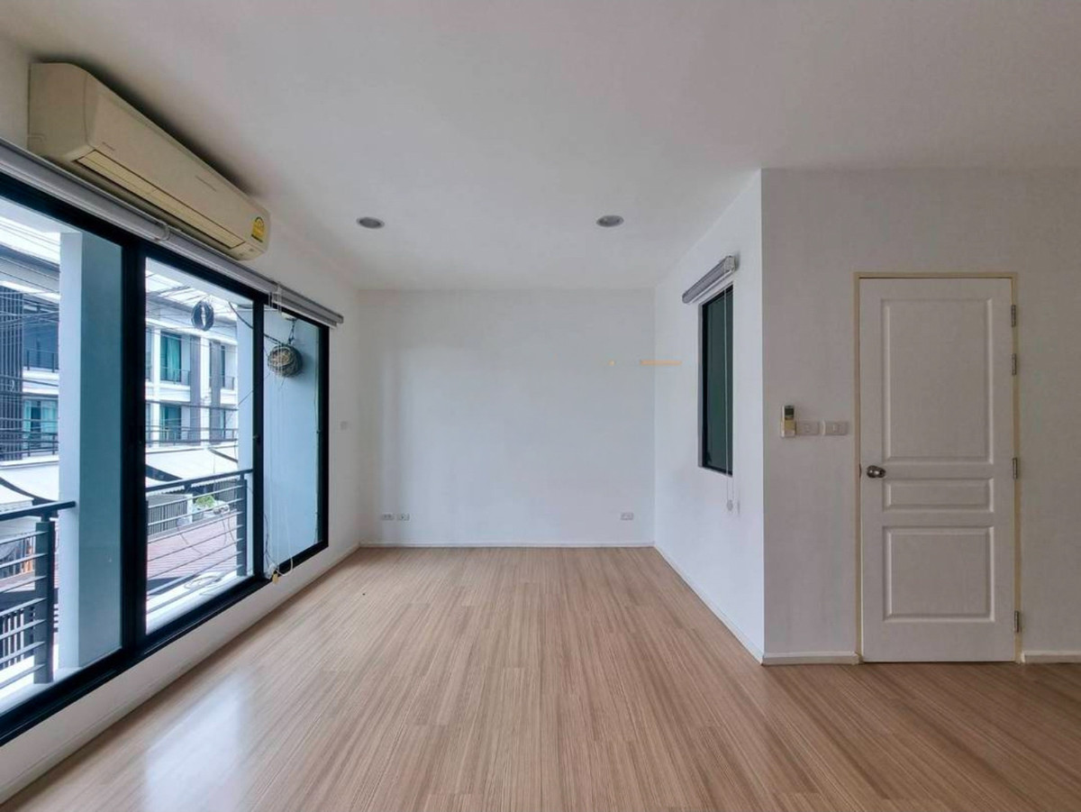 ให้เช่าทาวน์โฮมรามคำแหง หัวหมาก : ทาวน์โฮมให้เช่าใกล้ MRT สีส้ม รามคำแหง เชื่อมต่อได้ทั้งเส้น เลียบทางด่วน - รามคำแหง - พระราม 9 