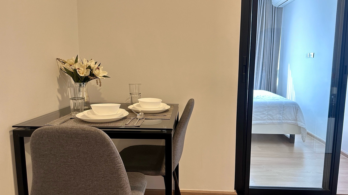 For RentCondoPinklao, Charansanitwong : Condo for rent, Chewathai Pinklao, near Siriraj, near Thammasat University, Tha Phrachan.