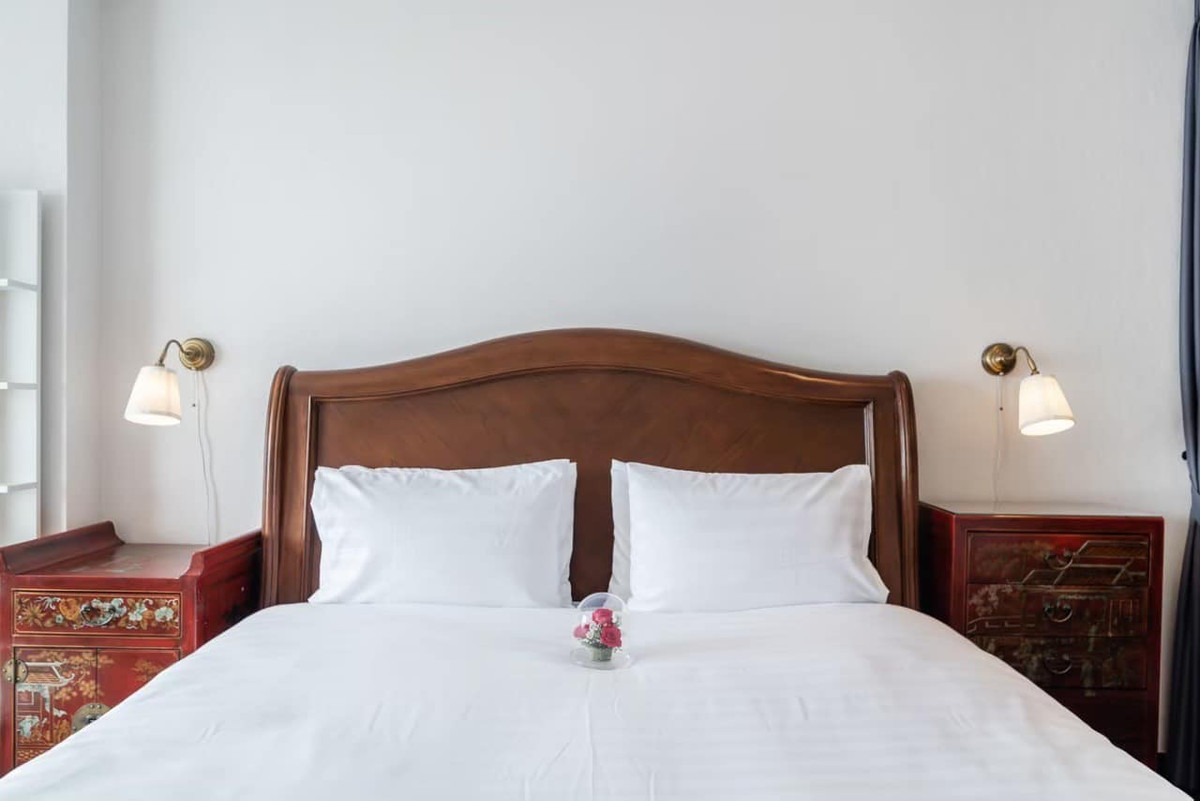 For RentCondoRatchadapisek, Huaikwang, Suttisan : For rent Baan Klang Krung Resort, prime location in Ratchada! Big room 63.5 sq m., near MRT Huai Khwang, only 17,900/month.