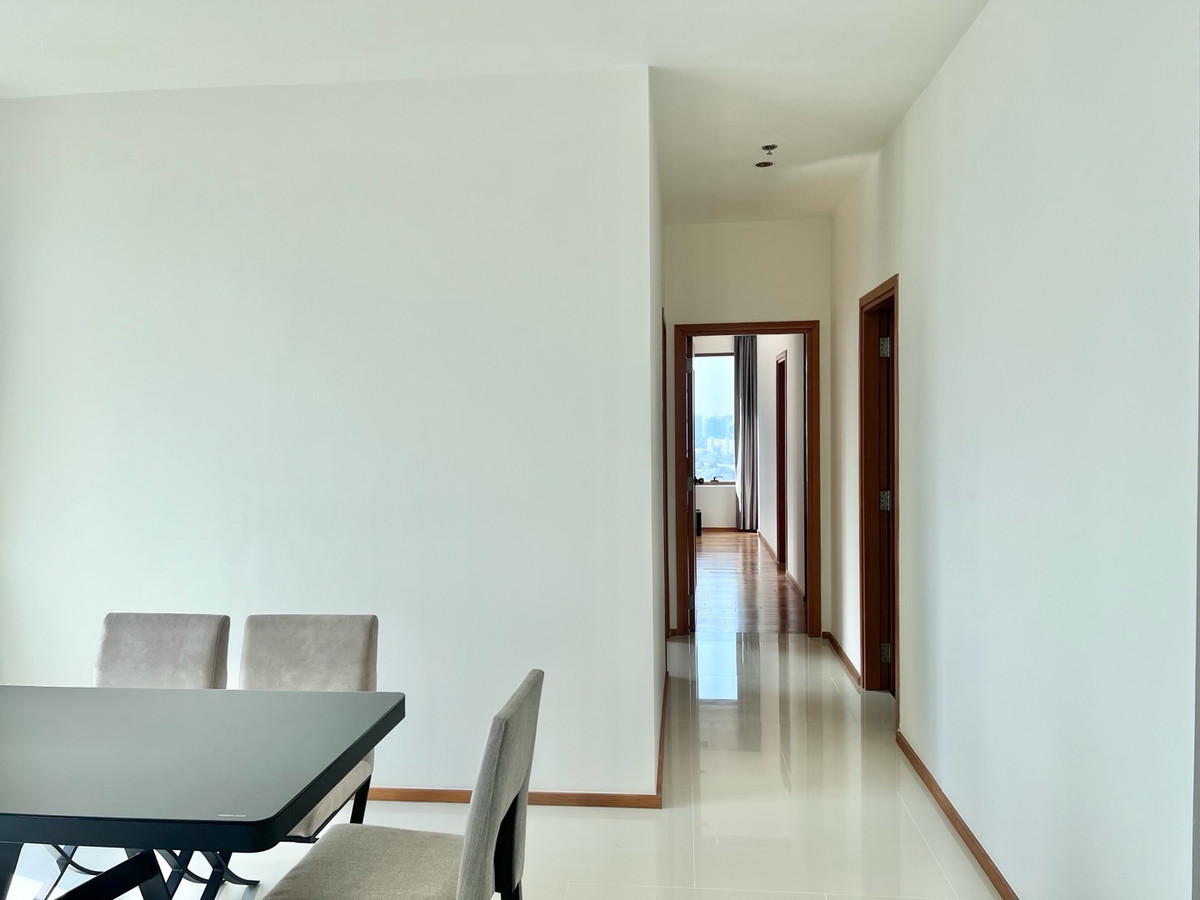 ขายคอนโดสุขุมวิท อโศก ทองหล่อ : 𝐅𝐨𝐫 Sale   : The Emporio Place 2Bed3Bath 102sqm high floor good price