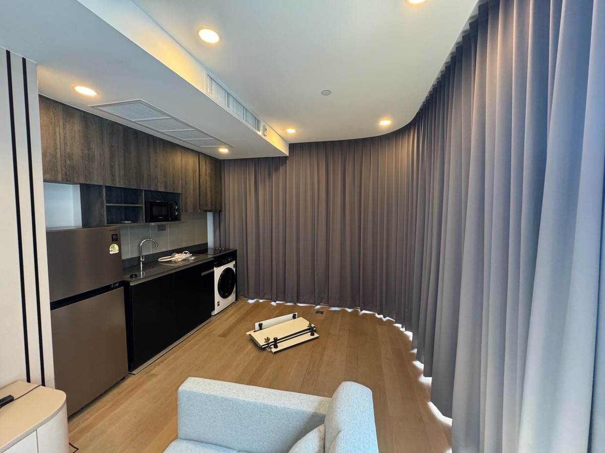 ให้เช่าคอนโดสยาม จุฬา สามย่าน : ให้เช่า 2 ห้องนอน 2 ห้องน้ำ Ashton จุฬา สีลม ราคา 60,000 บาท ติดต่อ 0869017364