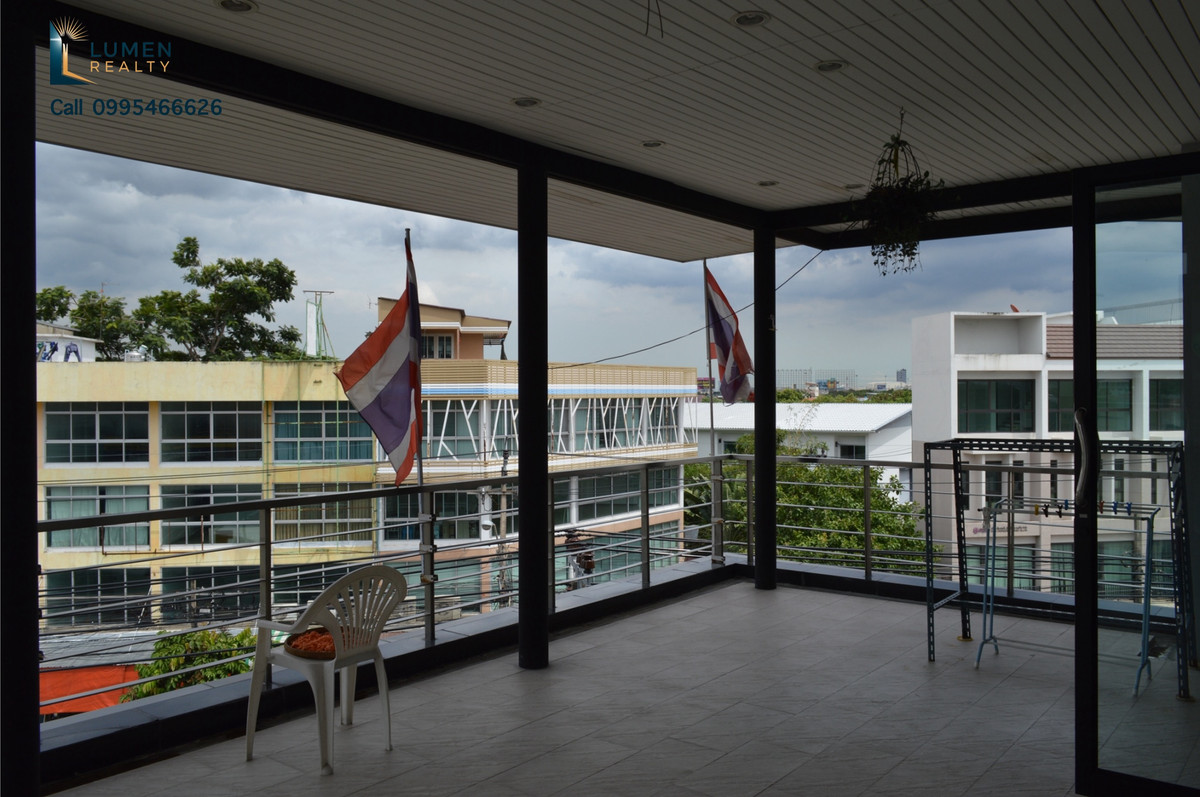 ขายอาคารพาณิชย์นวมินทร์ รามอินทรา : [ขาย-เช่าด่วน!] อาคารสำนักงานหัวมุม ทำเลทองคู้บอน – พื้นที่ใช้สอยยักษ์ 1,700 ตร.ม. ✨🏢