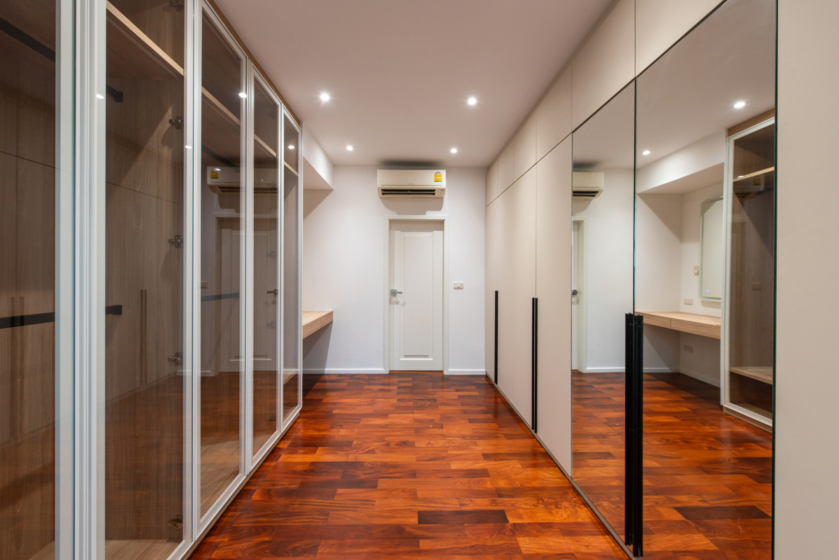 ขายบ้านลาดกระบัง สุวรรณภูมิ : 139.5ตรว 4นอน5น้ำ3จอด บ้านเดี่ยว 2 ชั้น ลดาวัลย์ สุขุมวิท 103 ถนนเฉลิมพระเกียรติ ร9 