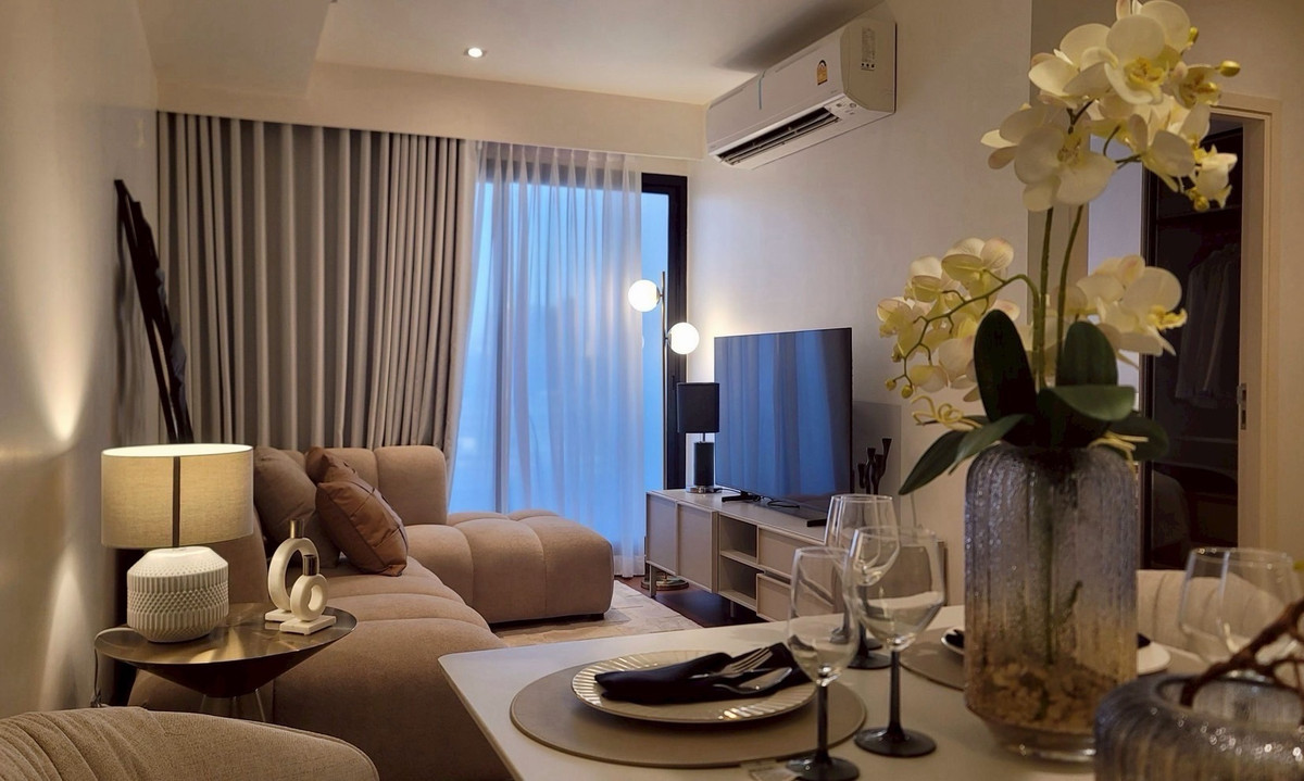 For SaleCondoSathorn, Narathiwat : 2-Bedroom Condo for Sale near BTS Saphan Taksin, Fully Furnished, City View, Charoenkrung Location near Sathorn CBD and Shrewsbury International School