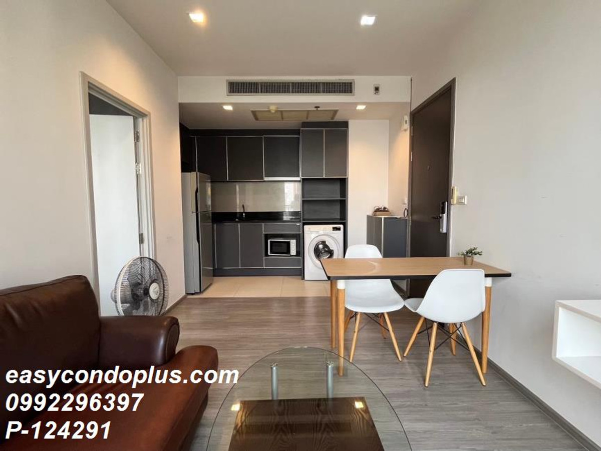 For RentCondoWongwianyai, Charoennakor : P-124291 Stunning 1 Bed at 98 Wireless Near BTS Wongwian Yai, 16,000 THB | Line Id: @easycondoplus | 099-229-6397