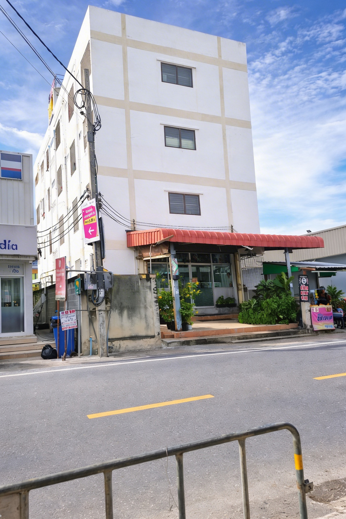 ขายราษฎร์บูรณะ สุขสวัสดิ์ : ขายอพาร์ทเม้น 4 ชั้น 24 ห้อง ปากซอยประชาอุทิศ 76 ทำเลทุ่งครุ ใกล้ CJ MORE ซีเจ มอร์ เริ่มธุรกิจต่อได้ทันที