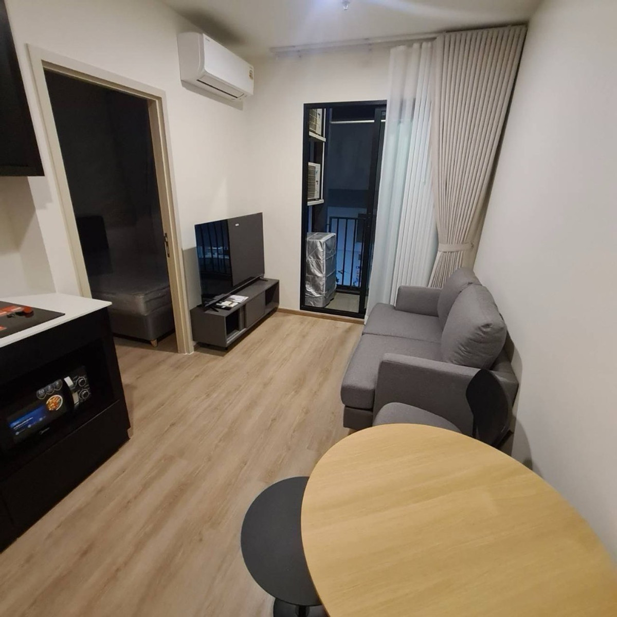 For RentCondoRama9, Petchburi, RCA : Condo for rent, Nue district R9, brand new room.