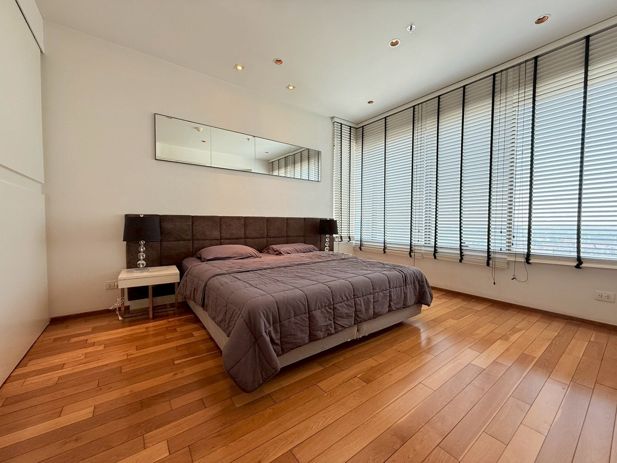 For RentCondoSukhumvit, Asoke, Thonglor : 🔥🎉 Condo for Rent 1 Bedroom The Emporio Place High Floor Beautiful Unit Sukhumvit 24