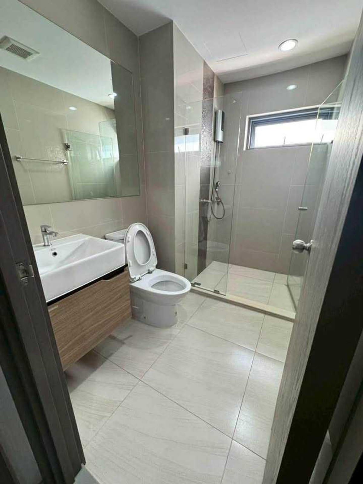 ขายคอนโดท่าพระ ตลาดพลู วุฒากาศ : ขายคอนโด ใจกลางย่านท่าพระ ใกล้รถไฟฟ้า MRT ท่าพระ 110 เมตร 