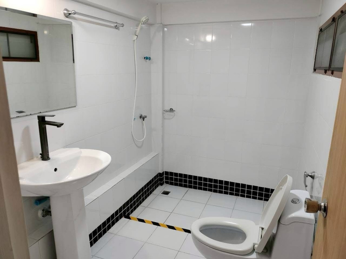 For RentHome OfficeSukhumvit, Asoke, Thonglor : For rent, townhome, townhouse, home office, office, Thonglor 25, Sukhumvit 55, Watthana District, Bangkok.