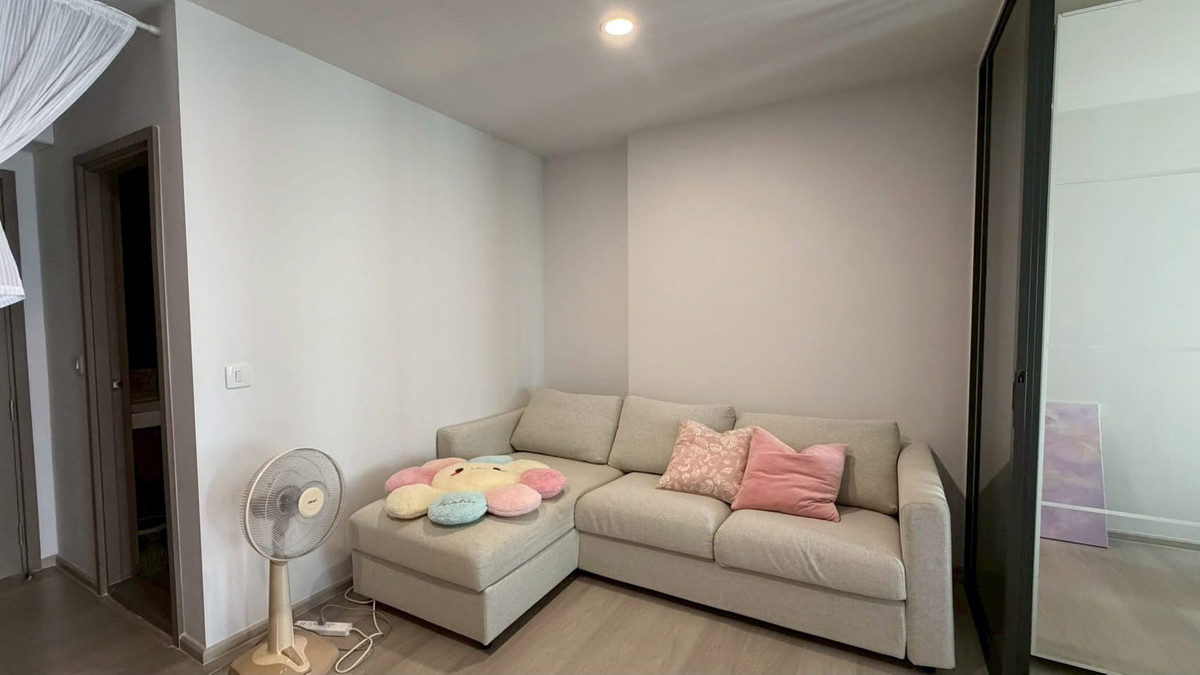 For SaleCondoRattanathibet, Sanambinna : Urgent Sale ✨ ASPIRE Rattanathibet-Weston ✨ Pool view, East facing, Fully furnished and equipped with appliances.