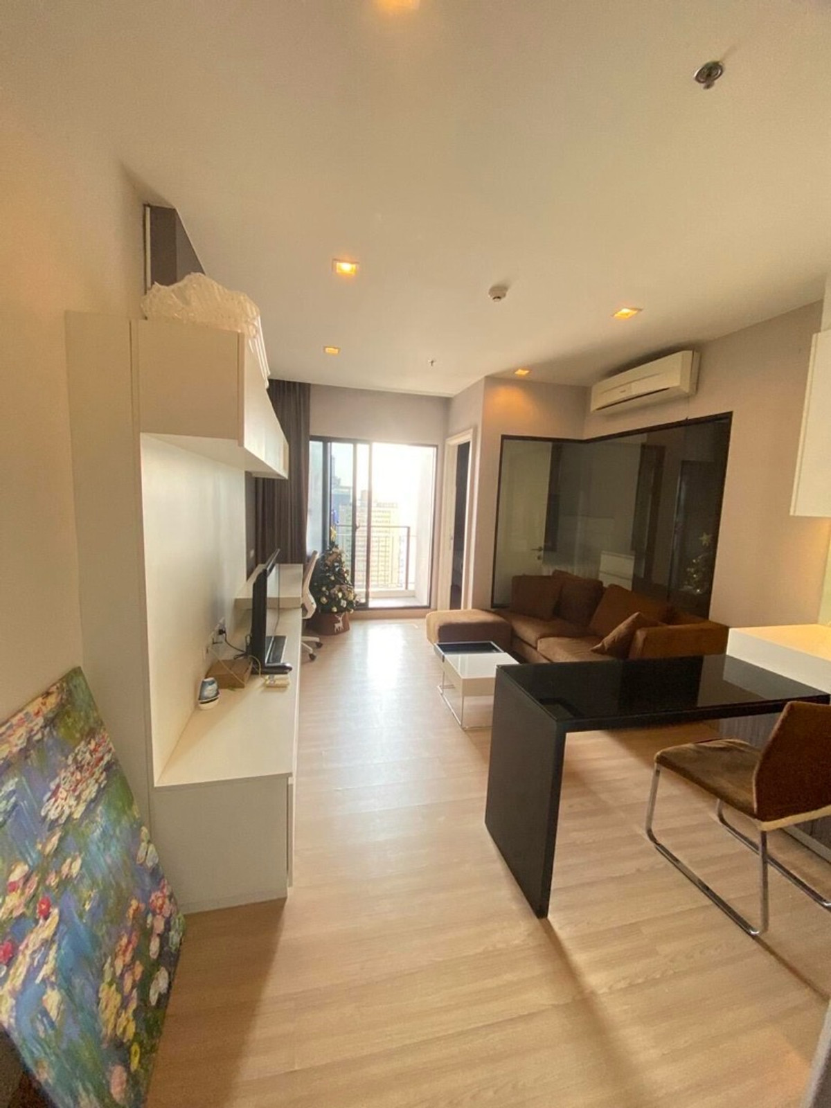 ให้เช่าคอนโดวงเวียนใหญ่ เจริญนคร : ให้เช่า 1 นอน ใกล้ Iconsiam ชั้น 26 Urbano Absolute Sathon-Taksin พร้อมเข้าอยู่