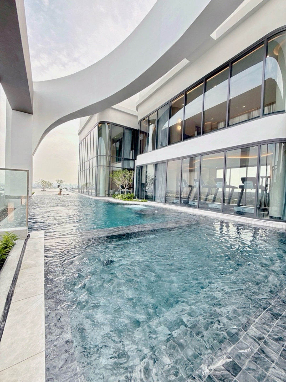 For SaleCondoKasetsart, Ratchayothin : 𝐂𝐎𝐁𝐄 Kaset Sripatum 𝐅𝐑𝐄𝐄 down payment 𝐎 baht, installments 𝟗,𝟓𝟎𝟎/month, new room from the project, best price.