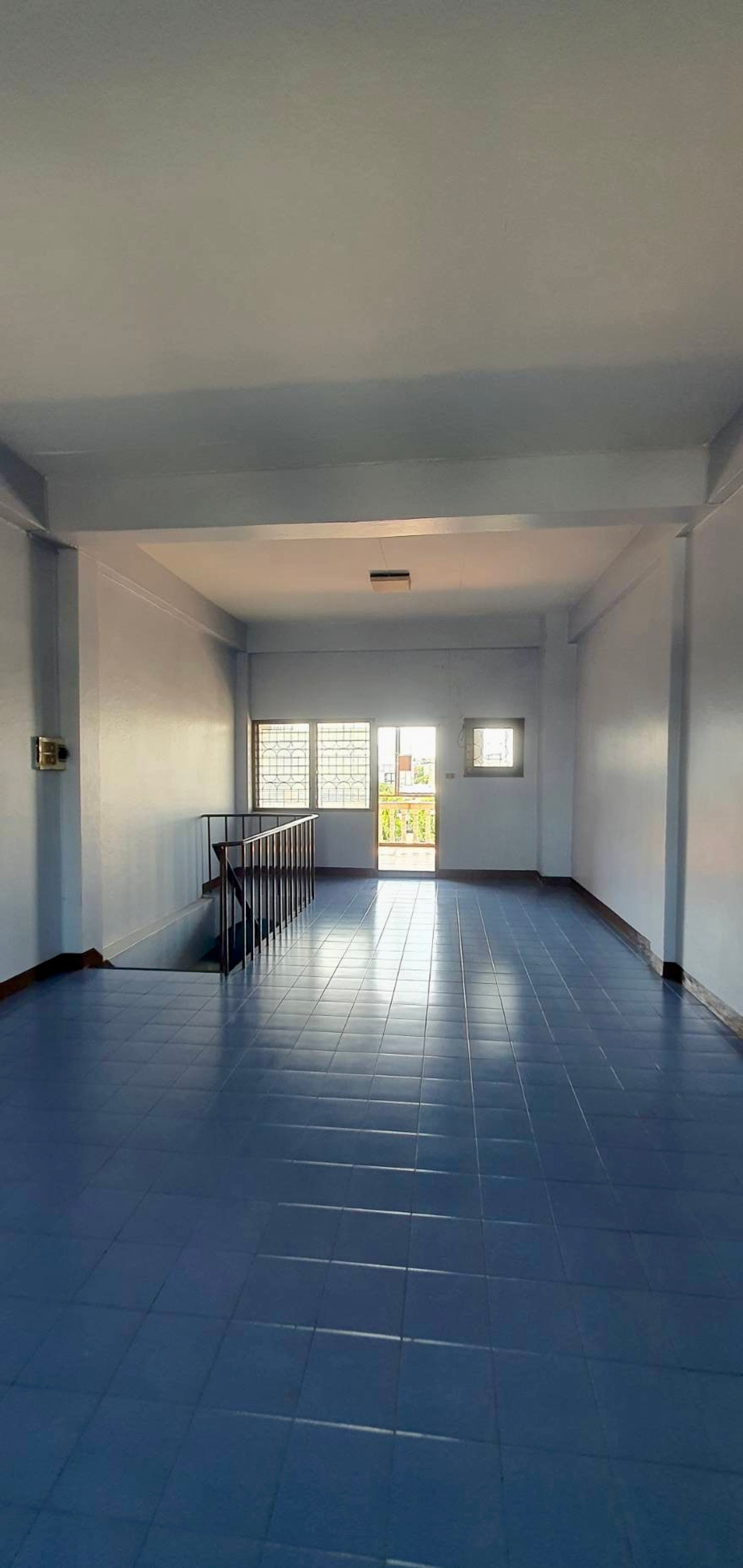 For SaleShop HouseOnnut, Udomsuk : Commercial building, 2 units, Soi Sukhumvit 101/1 / 6 bedrooms (for sale), Commercial Building Sukhumvit 101/1 / 6 Bedrooms (FOR SALE) GNG048