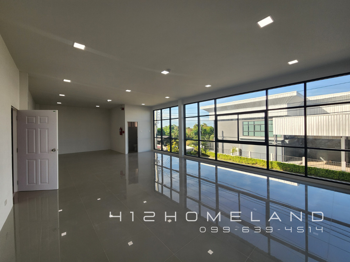 For RentWarehouseSamut Prakan,Samrong : Warehouse for rent, 873 sq m., 2-story office, area 1 rai, water and electricity ready, big cars can enter, easy to travel, Bang Bo, Samut Prakan.