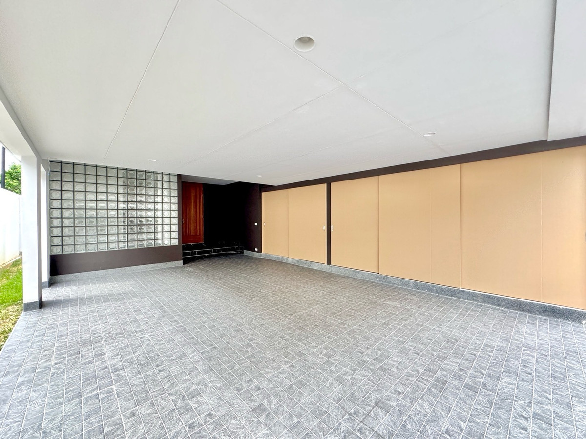 ขายทาวน์โฮมเลียบทางด่วนรามอินทรา : ทาวน์โฮมสร้างใหม่ .... แปลงมุม 