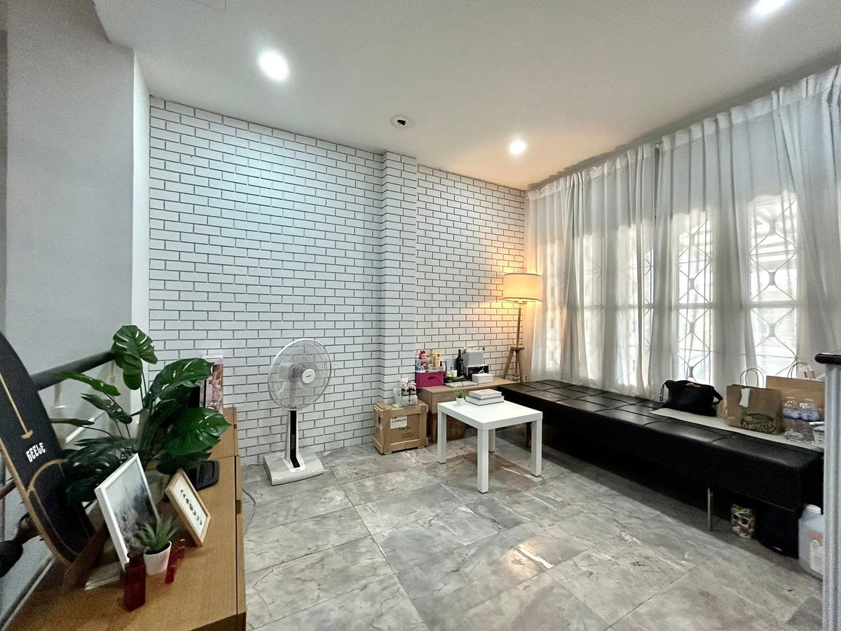 For SaleTownhomeRama5, Ratchapruek, Bangkruai : 3-story townhome for sale | Baan Narinthorn Bang Kruai-Rama 5 near Lotus Nakhon In