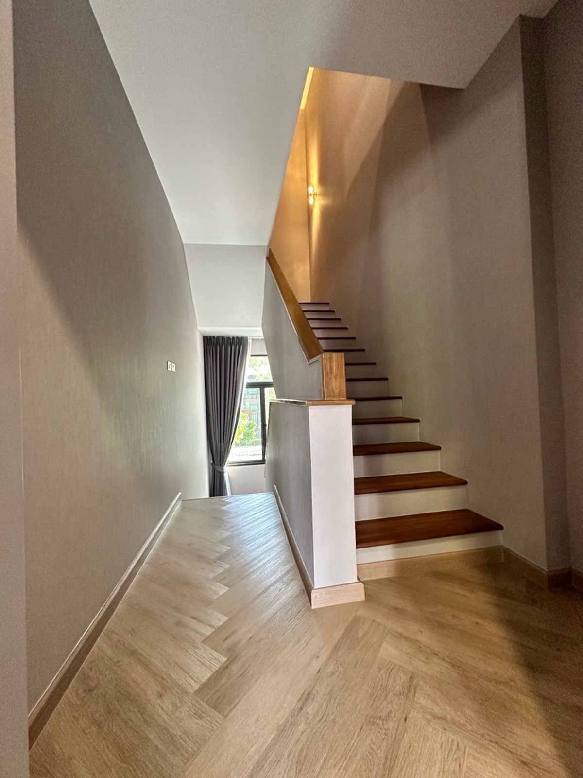 ให้เช่าโฮมออฟฟิศนวมินทร์ รามอินทรา : ให้เช่า โมเดิร์น โฮมออฟฟิศหรู ดีไซน์สวย @ ซอยรามอินทรา 62 สามารถจดทะเบียนบริษัท และเลี้ยงสัตว์ได้