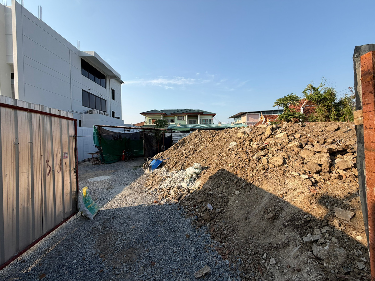 ให้เช่าที่ดินปิ่นเกล้า จรัญสนิทวงศ์ : ให้เช่า ที่ดินติดถนนอินทราวาส ขนาด 160ตรว.