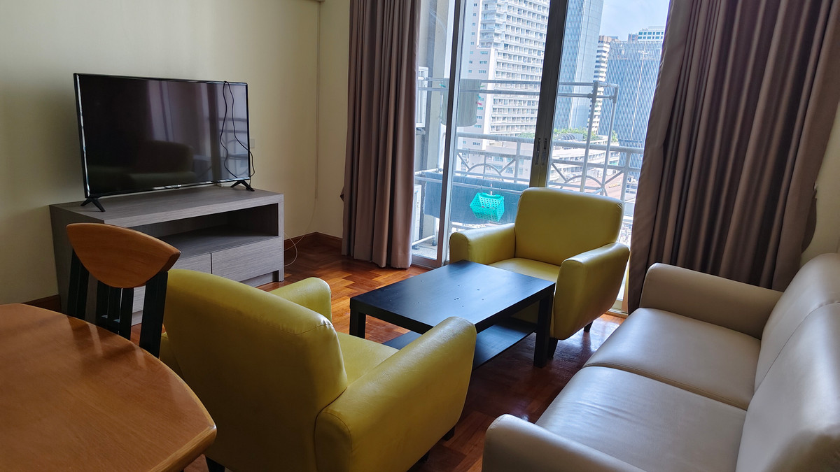 ให้เช่าคอนโดสุขุมวิท อโศก ทองหล่อ : คอนโด 2 ห้องนอน 1 ห้องน้ำ ขนาด 60 ตารางเมตร ที่อโศกเพลส ให้เช่า 22,000 บาทต่อเดือน ซอยสุขุมวิท 21 สถานีรถไฟฟ้า BTS อโศก