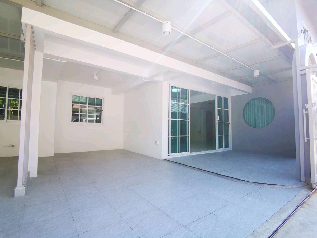 ให้เช่าบ้านรัชดา ห้วยขวาง : บ้านเดี่ยวห้วยขวาง สุทธิสาร รีโนเวท เหมือนปลูกใหม่ 