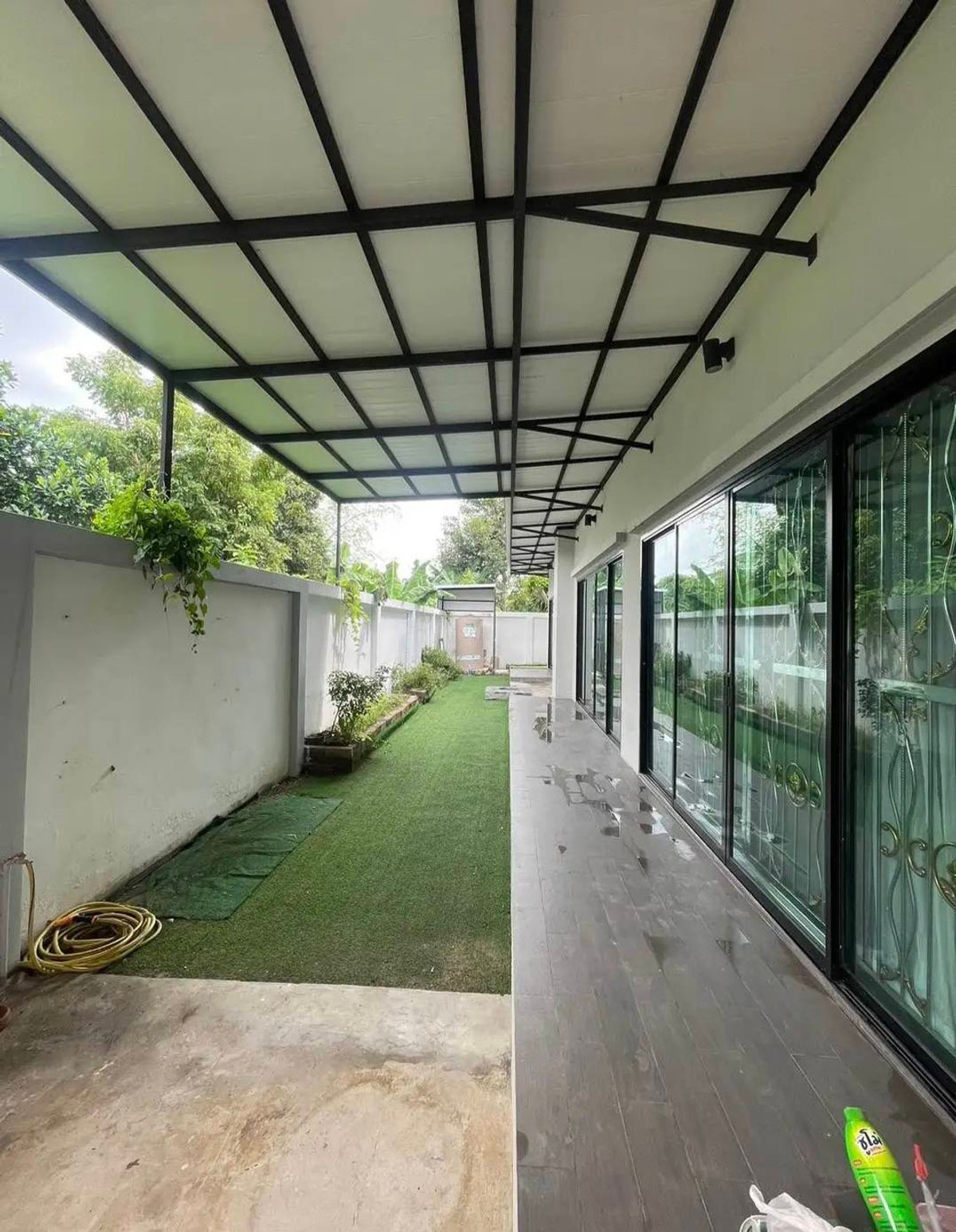 ให้เช่าบ้านปิ่นเกล้า จรัญสนิทวงศ์ : ให้เช่า หมู่บ้านสิริจันทร์ ถนน ฉิมพลี บ้านเดี่ยว 2 ชั้นครึ่ง 4 ห้องนอน 4 ห้องน้ำ จอดรถ ได้ 4คัน บ้านสวย พร้อมอยู่