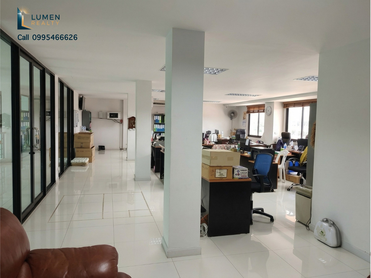 ขายอาคารพาณิชย์นวมินทร์ รามอินทรา : [ขาย-เช่าด่วน!] อาคารสำนักงานหัวมุม ทำเลทองคู้บอน – พื้นที่ใช้สอยยักษ์ 1,700 ตร.ม. ✨🏢