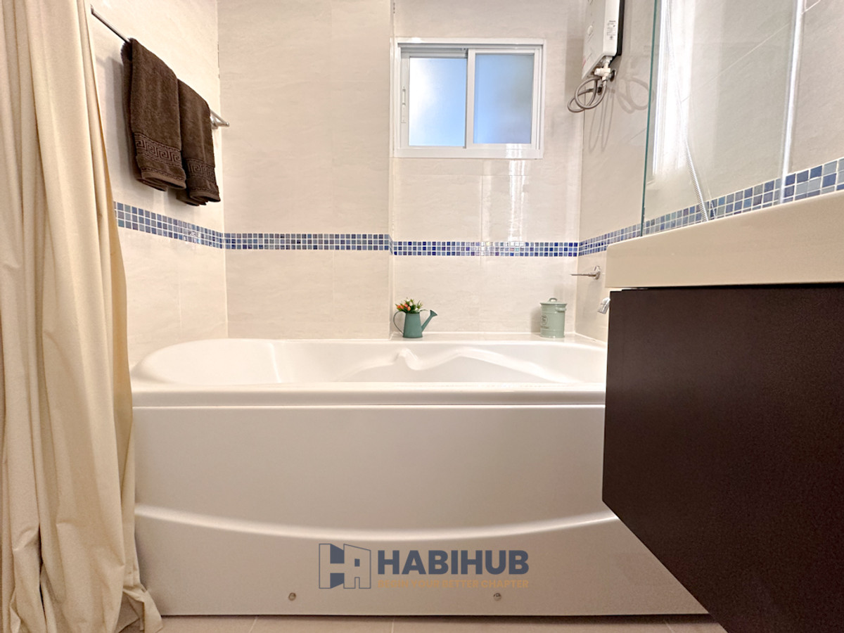 ขายคอนโดอ่อนนุช อุดมสุข : 🏙️✨ ขายคอนโด Life @ Sukhumvit 65 | ห้องสวย ชั้นสูง ใกล้ BTS เอกมัย (HBH-HL-106)