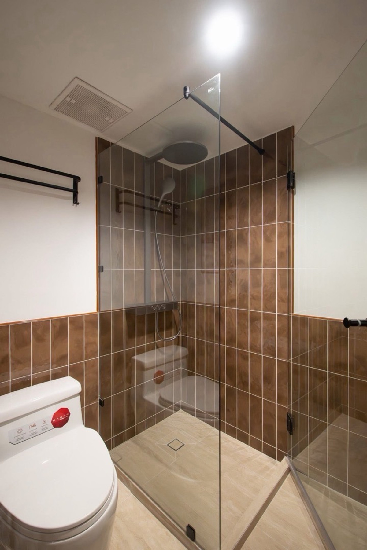 For RentCondoSukhumvit, Asoke, Thonglor : 3-Bedroom Condo for Rent Sukhumvit 15 Opposite NIST near BTS Asoke, Newly Renovated 150 sq.m. Family Unit