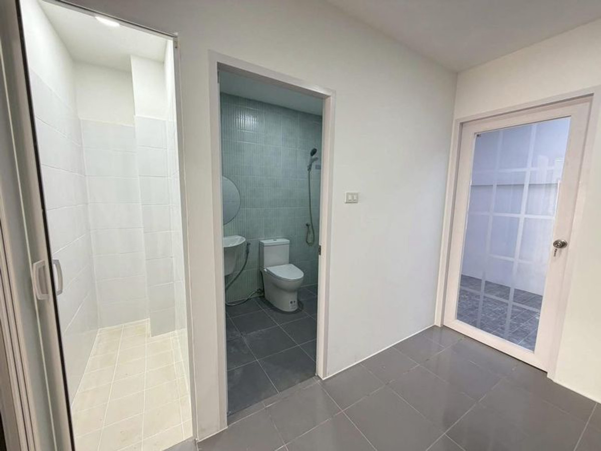 ขายทาวน์โฮมเกษตรศาสตร์ รัชโยธิน : ขายทาวน์โฮม 2 ชั้น โครงการเฟิสท์โฮม วัชรพล (First Home Watcharapol) ขนาด 18 ตารางวา 2 ห้องนอน ซอยวัชรพล1 แขวงท่าแร้ง เขตบางเขน กรุงเทพมหานคร